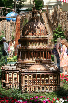 Model Building at Bellagio Conservatory