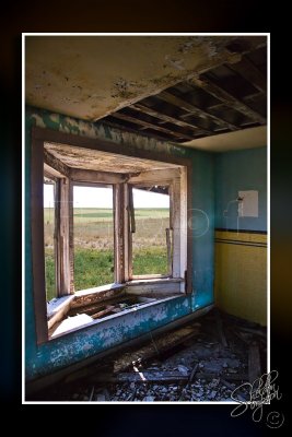 Inside of Dilapitated Home 129170.jpg