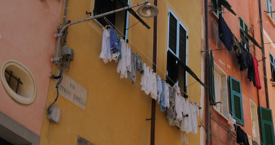 5690 Lerici Dirty Washing.jpg