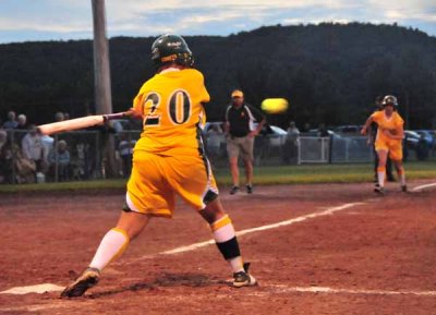 Hannah Ties It