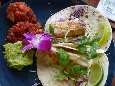 Lunch at Dukes Waikiki.JPG