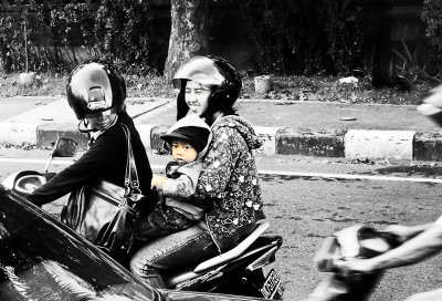 Precious cargo, Bali street