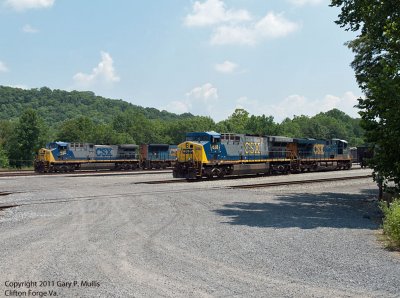 A variety of color in Clifton Forge copy.jpg
