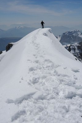In cresta verso la cima