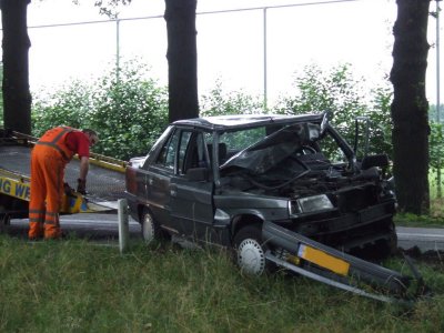 Ongeval met beknelling Beekseweg 03-04-2006