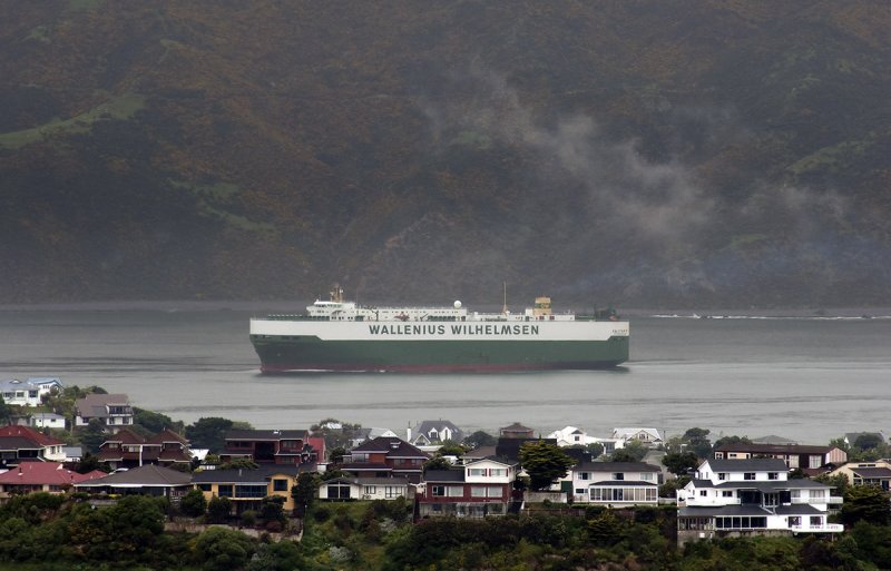 28 October 2011 - the Falstaff arrives in Wellington