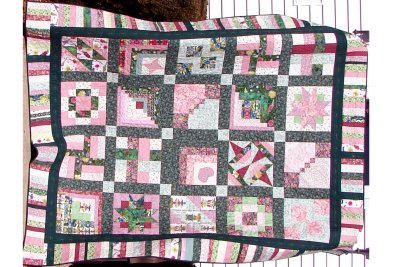 annameganflowergardenquilt.jpg