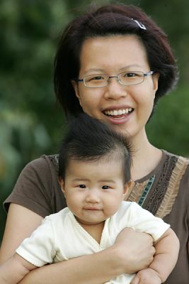 Debbie and Lara Baby (300mmf4L)
