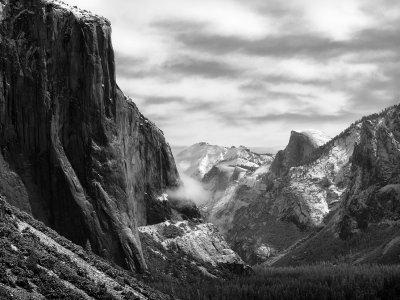 P3310509 - Yosemite Valley BW.jpg