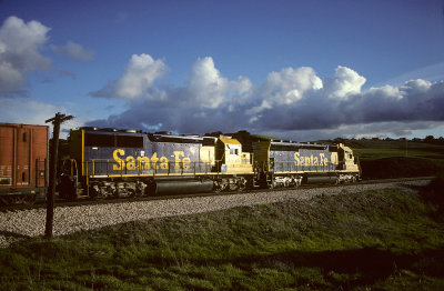 Santa Fe westbound, Collier, Ca.