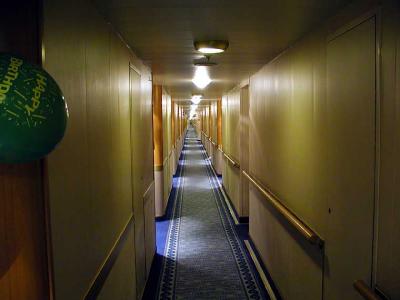 A VERY long hall!!!