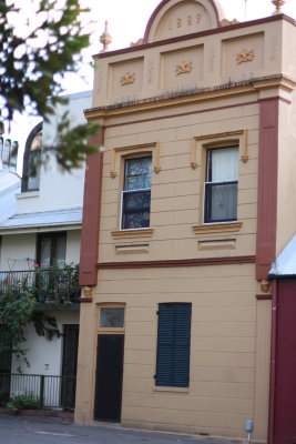 LOCATION 6) Home of 'the push gangs', Woolloomooloo, main square (Forbes St),