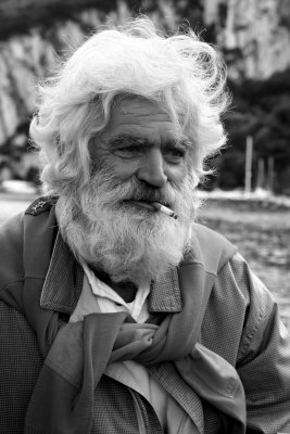 Natale.Worker in the harbour of Capri.