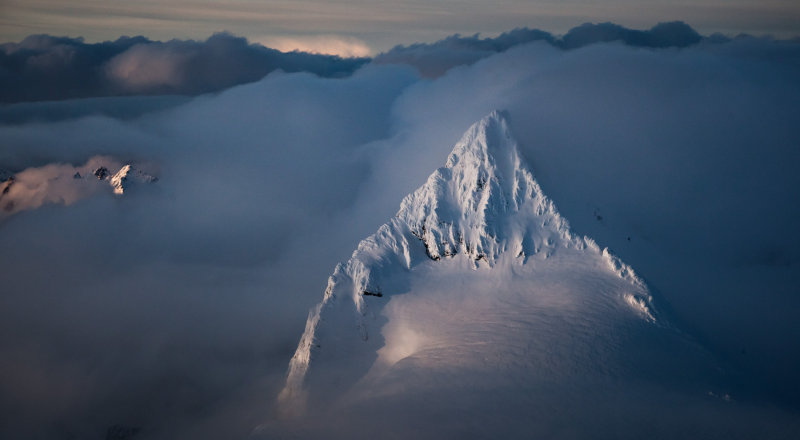 Shuksan, Summit Pyramid From The South <br> (Shuksan_040412_038.jpg)*