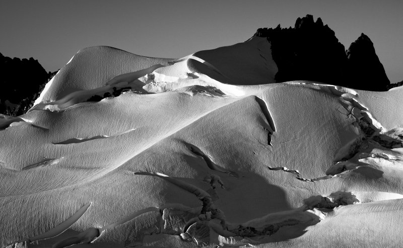 Challenger Peak & Upper Challenger Glacier <br> (NPickets080112_099-2.jpg)