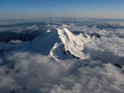 Evening Light From 13,000 Ft, View SW (MtBaker052906-14adj.jpg)