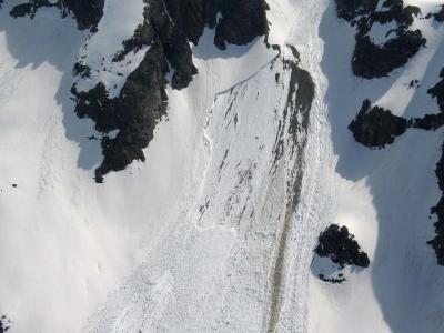Redoubt SW Face Avalanche, Lower Release Zone (Redoubt051706-09adj.jpg)