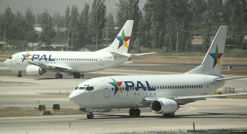 Two PAL B-737-300 at SCL