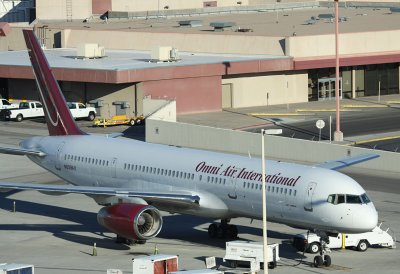 Omni Air B-757 waiting in LAS for its next trip to HNL