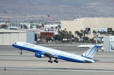UA 757 taking off from LAS