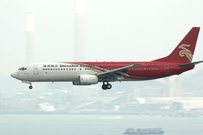 Shen Zhen B-737-800 approaching HKG