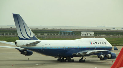 United 747-400 on the PVG ramp
