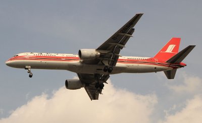 Shanghai Airlines B-757-200 approaching SHA