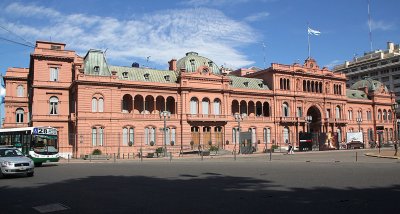Full view of Casa Rosada