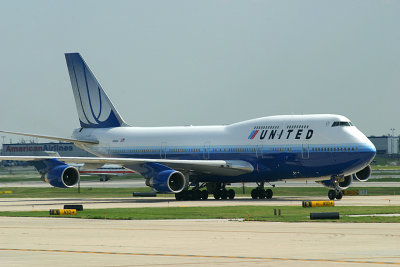 UA 744 in the new livery