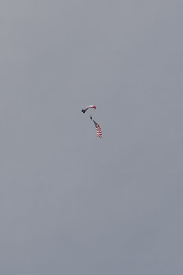 We were lucky to have a very inspirational event: Parachutist Dana Bowman landed on AMA's field.