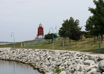 The little dinky breakwater light in Racine turned out to be awfully cute!