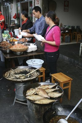 Even food was for sale at the maybe later market where we docked to tour the dam.  Vendors were everywhere we went, & NOT shy!