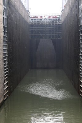 We went through the Gezhouba Dam. Later we would see the new, expensive 3 Gorges Dam that replaced it.