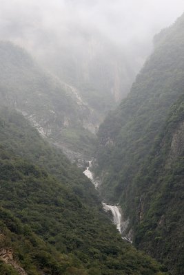 We sailed through the Wu, Xiling and Qutang Gorges.  They were gorgeous.