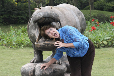 We disembarked the Emerald in Chongqing & were taken to the zoo.  I used to love hippos, so I stopped to clown around!