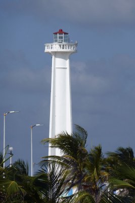 I'm 3 for 3 - I have seen lighthouses in all 3 ports we've visited!  (In Key West, I also saw Sand Key).