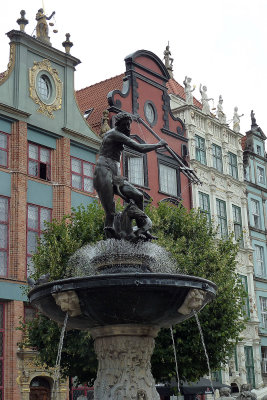 The Neptune Fountain has stood in front of Artus Court since 1633.