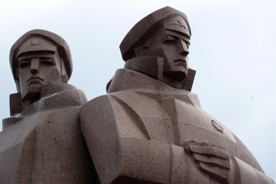 We walked down to Akman's tilts (bridge) & took a HOHO bus. It started from the huge Latvian Riflemen Monument.