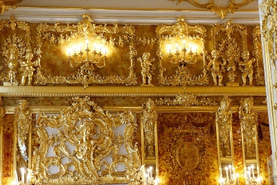 The famous Amber Room.  We weren't allowed to photograph inside, so Howard took this picture before going in.