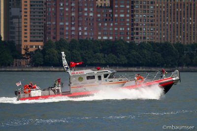 FDNY Fireboat Bravest