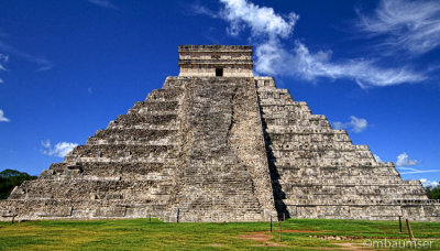 El Castillo, East Side