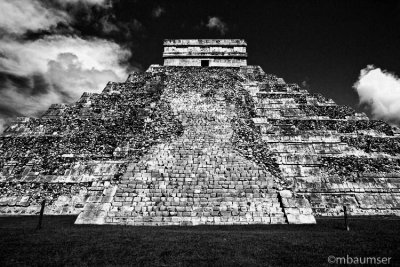 El Castillo, Chichen Itza (in Black & White) 4102
