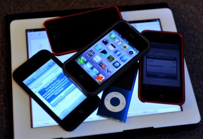 The Grand kids stopped in with their iPods, so I gathered up everything for a photo.