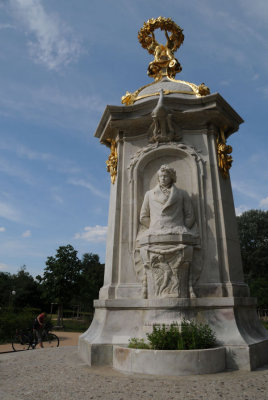 Monument to Ludwig van Beethoven (in the Tiergarten)