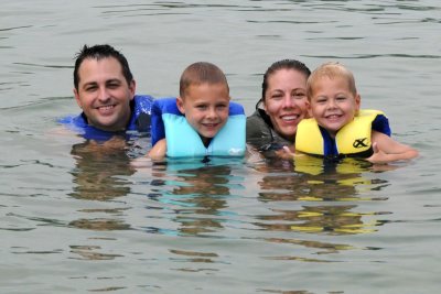 Paeltz Family in Lake Norris