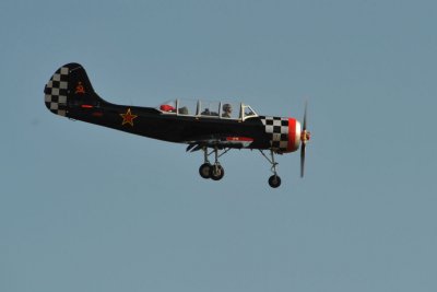 Soviet acrobatic plane arriving 