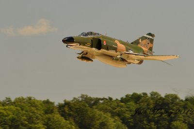 High speed pass of the F4 Phantom