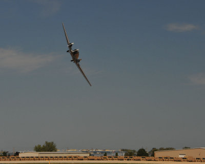 Amazing pilot wrings out the Junkers JU-52