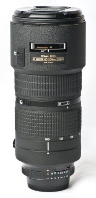 AF Zoom-Nikkor 80-200mm f/2.8D ED lens