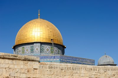 Dome of the Rock with Al-Aqsa Mosque om far right